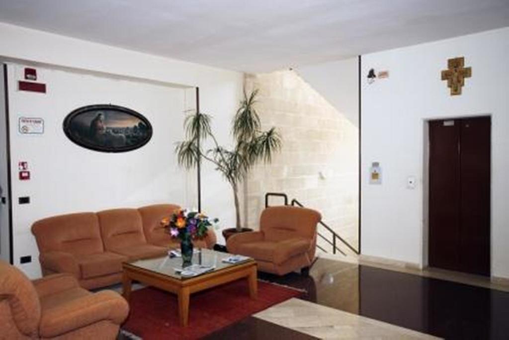 Hotel Casa Pastor Bonus à Lecce Extérieur photo
