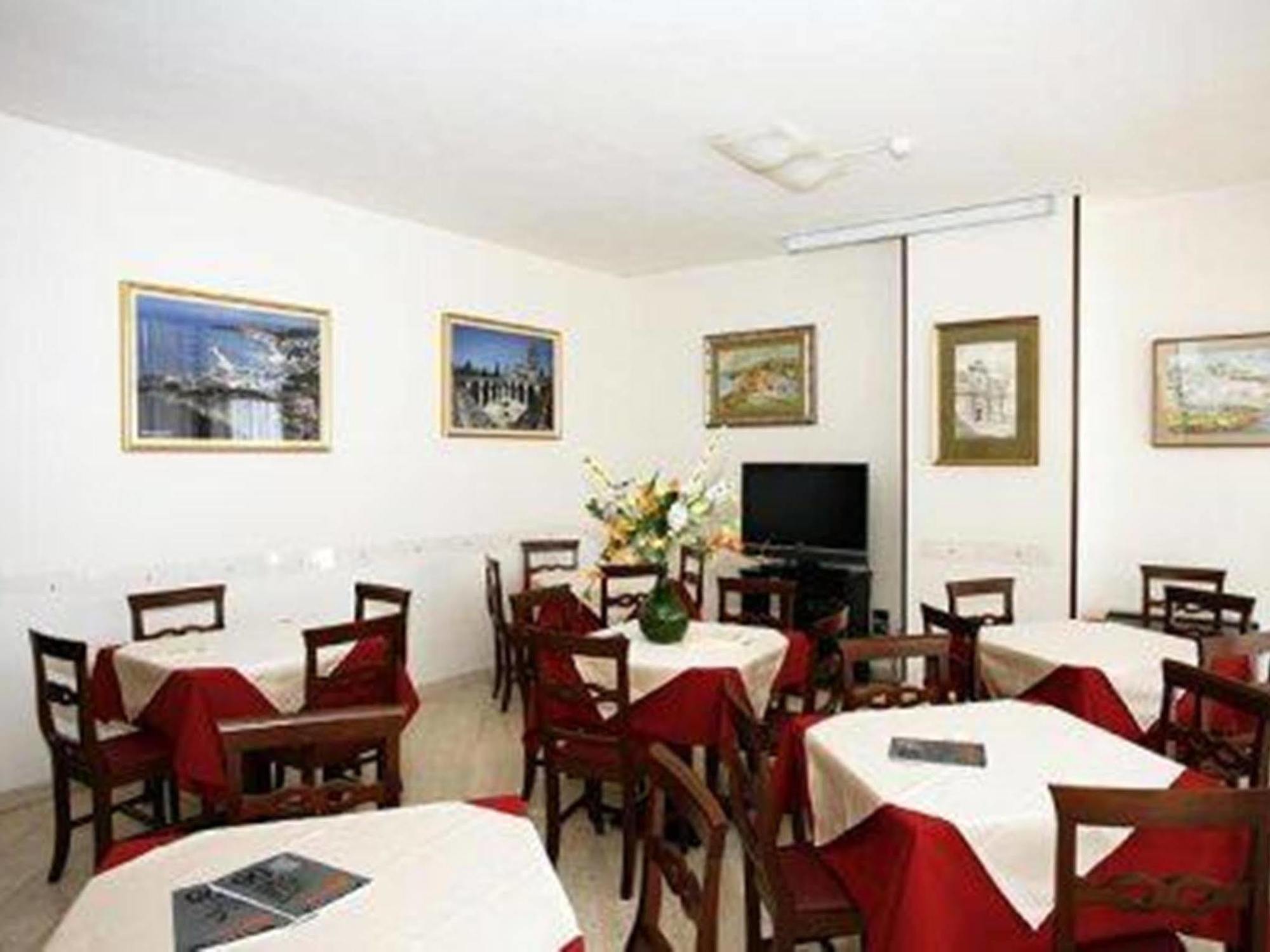 Hotel Casa Pastor Bonus à Lecce Extérieur photo